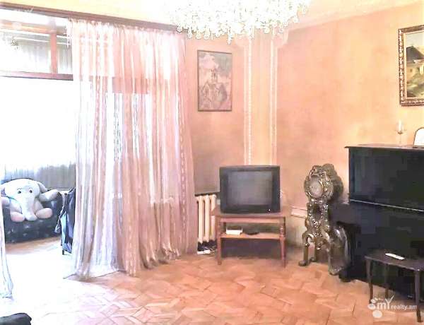 3-bedroom/apartment-for-sale/Mashtots+Ave/Center/Yerevan