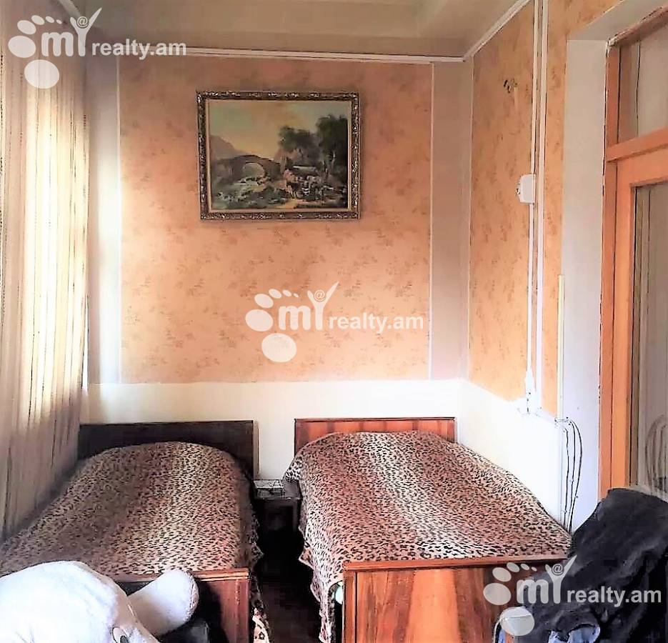 Купить 3 комнатную квартиру Маштоца пр, Центр Ереван, 123079