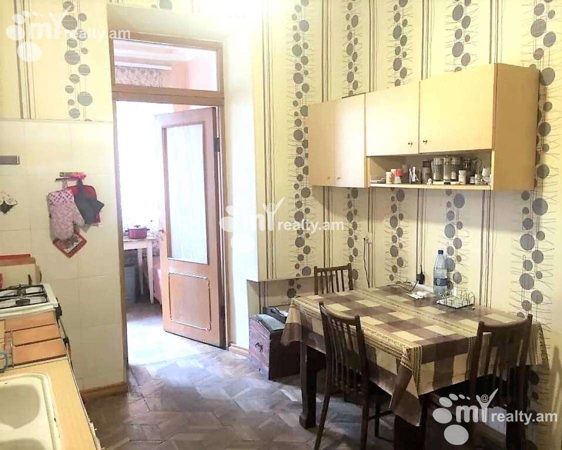 Купить 3 комнатную квартиру Маштоца пр, Центр Ереван, 123079