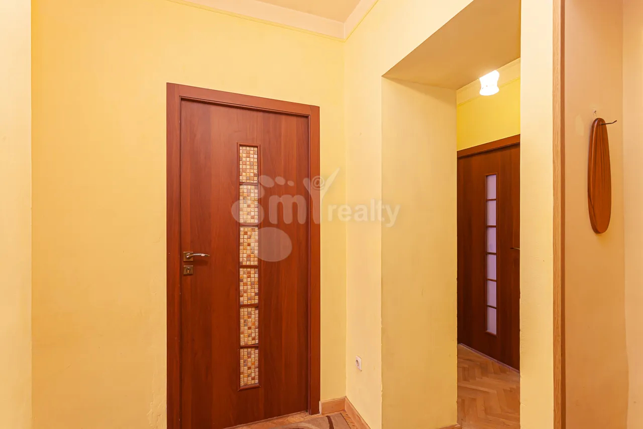 3 bedroom apartment for sale Zakyan St, Center Yerevan, 160263