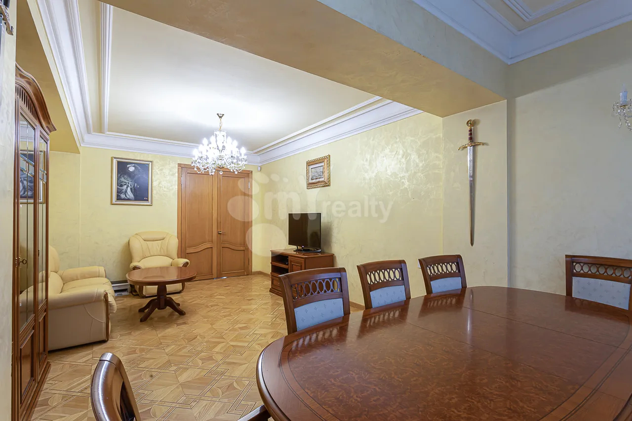 Купить 3 комнатную квартиру Анрапетутян ул, Центр Ереван, 159749