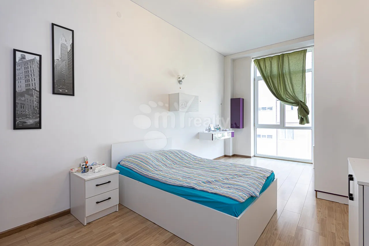 3 bedroom apartment for sale Aram St, Center Yerevan, 158034