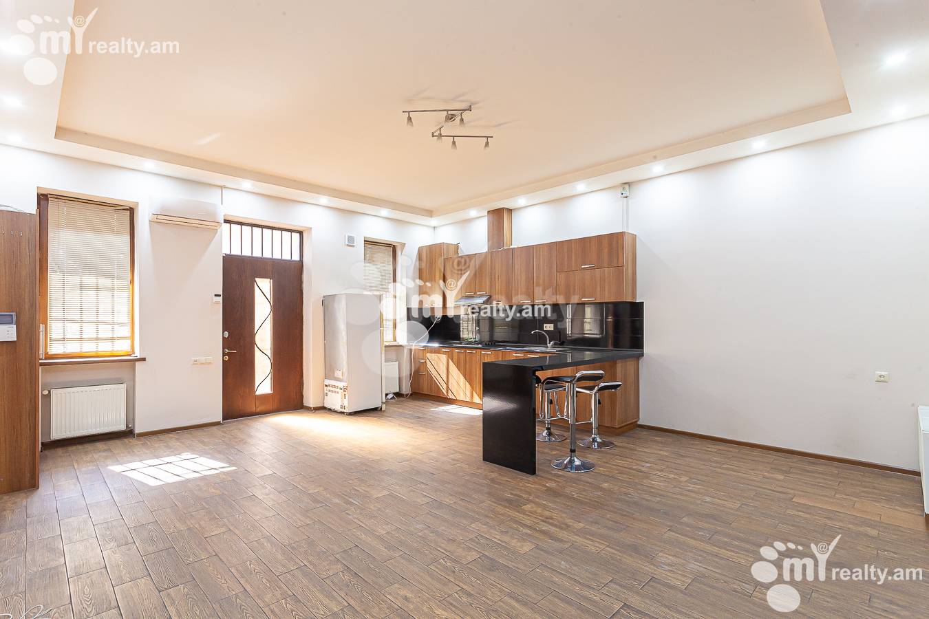 Commercial for rent خیابان هاکوبیان, عربگیر ایروان, 149031