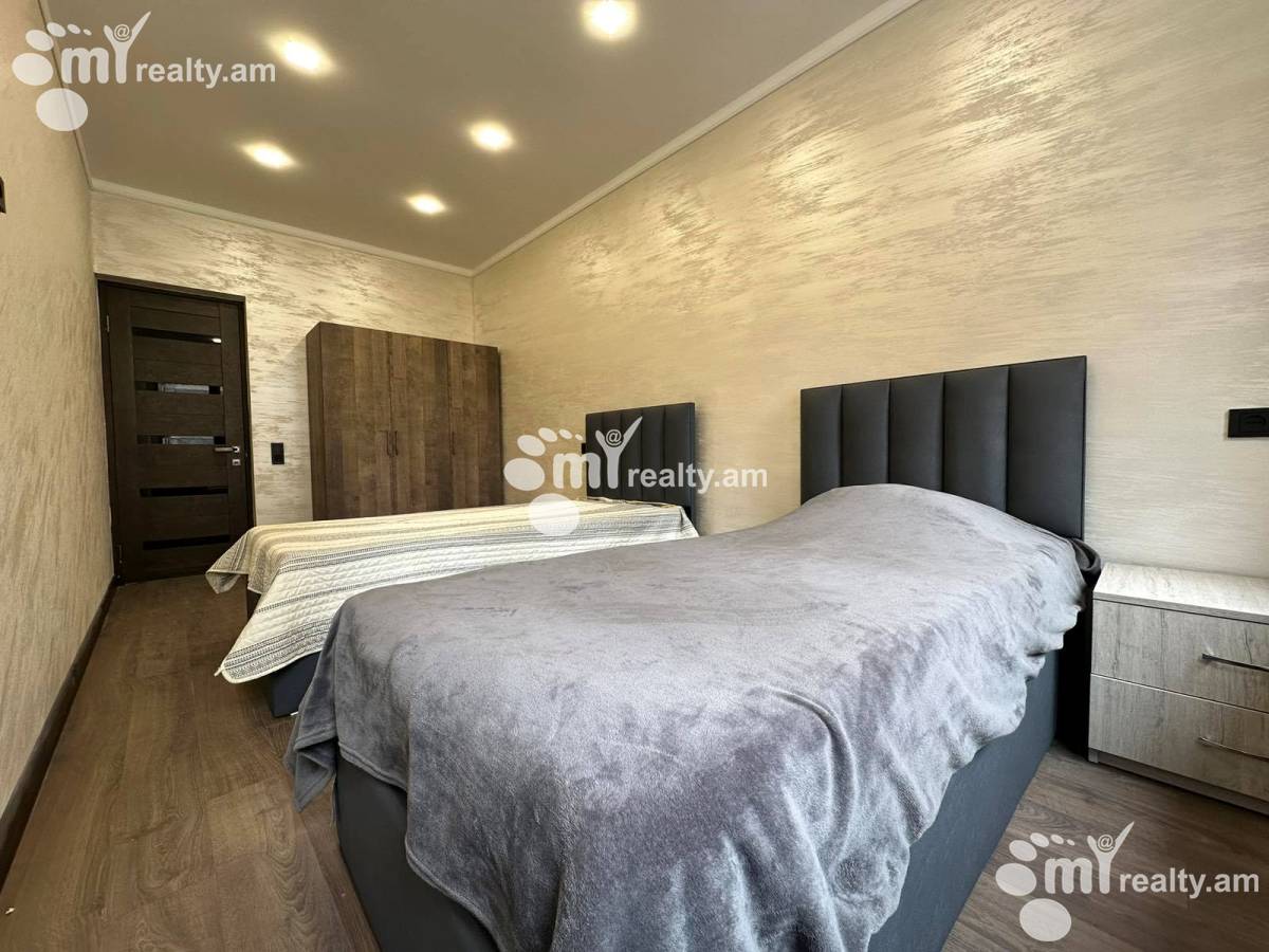 3 bedroom apartment for sale Yekmalyan St, Center Yerevan, 156240