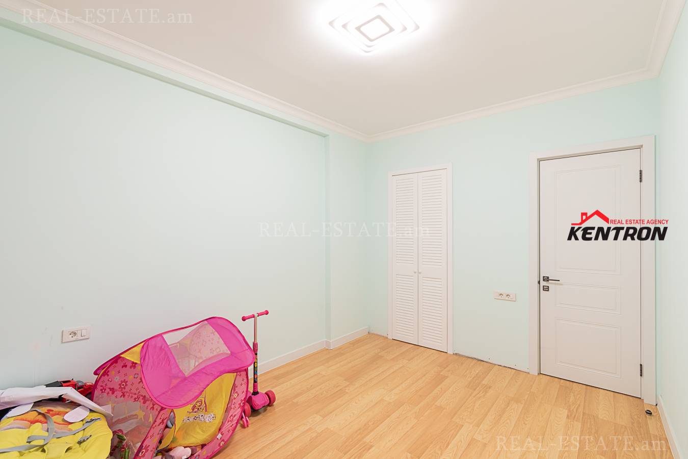 4 bedroom apartment for sale Aram St, Center Yerevan, 131060