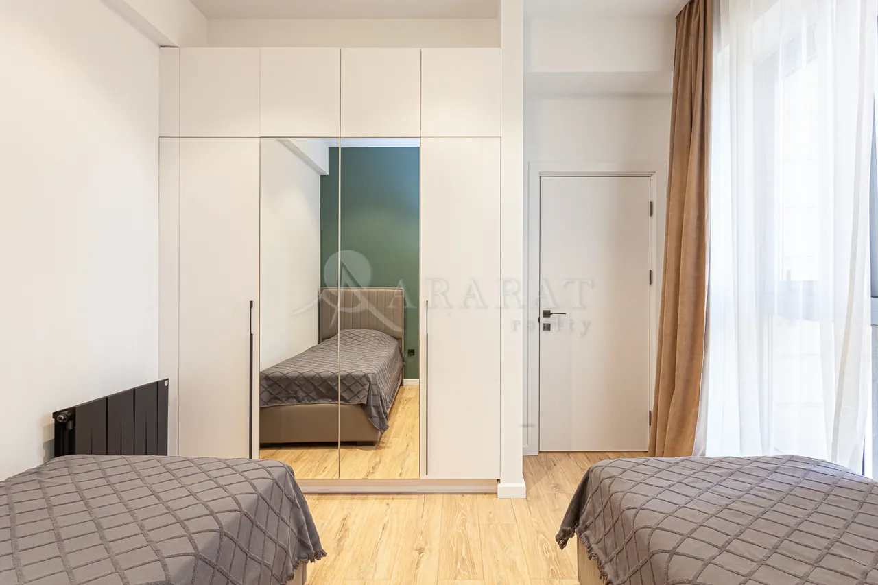 3 bedroom apartment for sale Paronyan St, Center Yerevan, 157375