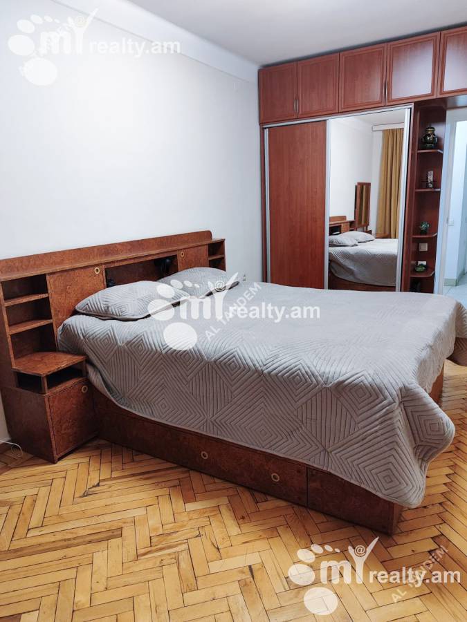 Снять 3 комнатную квартиру Абовян ул, Центр Ереван, 142503