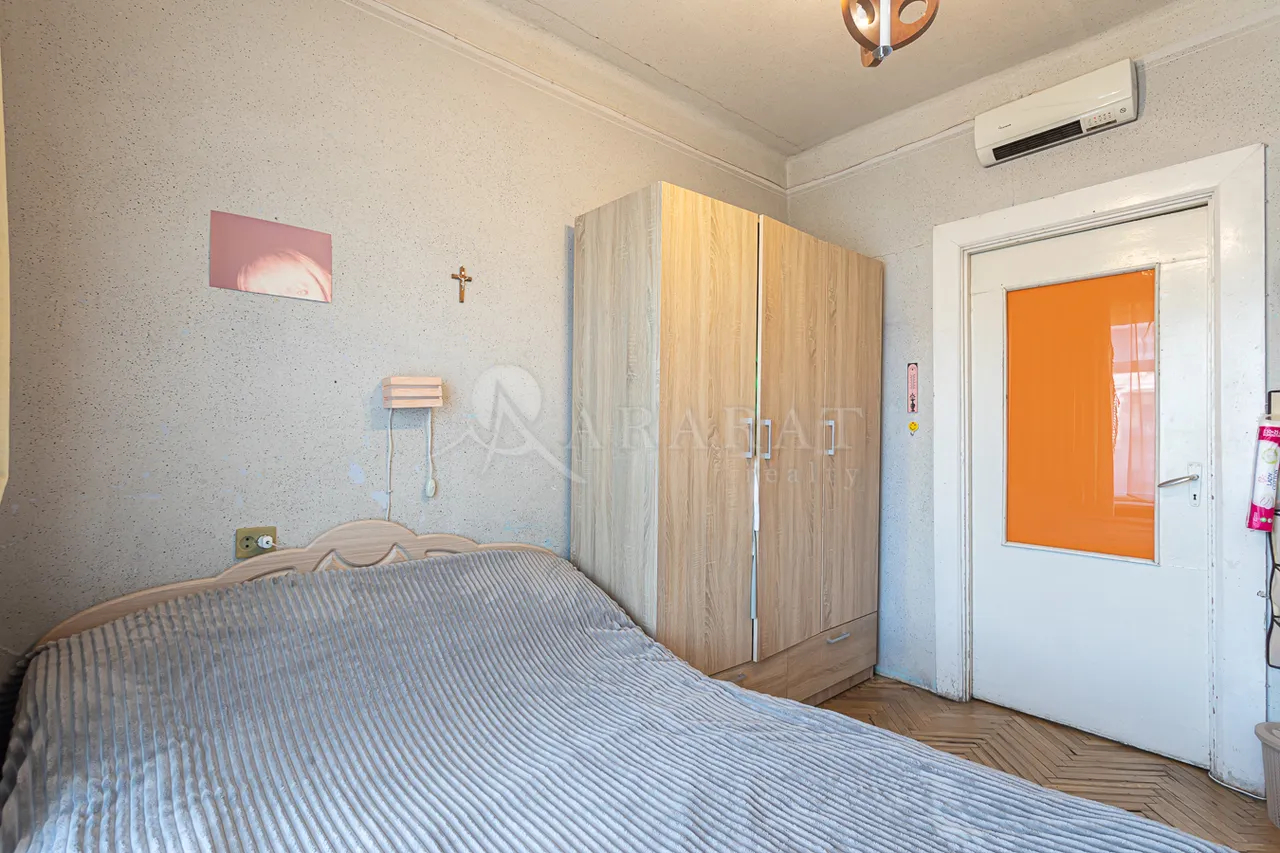 3 bedroom apartment for sale Nalbandyan St, Center Yerevan, 157229