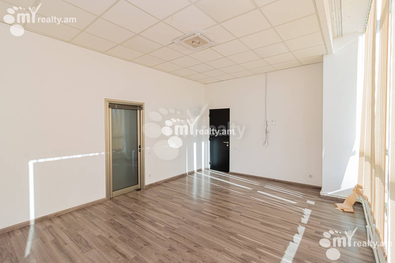 Commercial for rent خیابان هاکوبیان, عربگیر ایروان, 139905