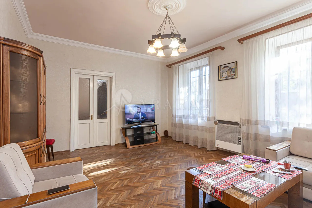 Commercial property for sale Abovyan St, Center Yerevan, 158521