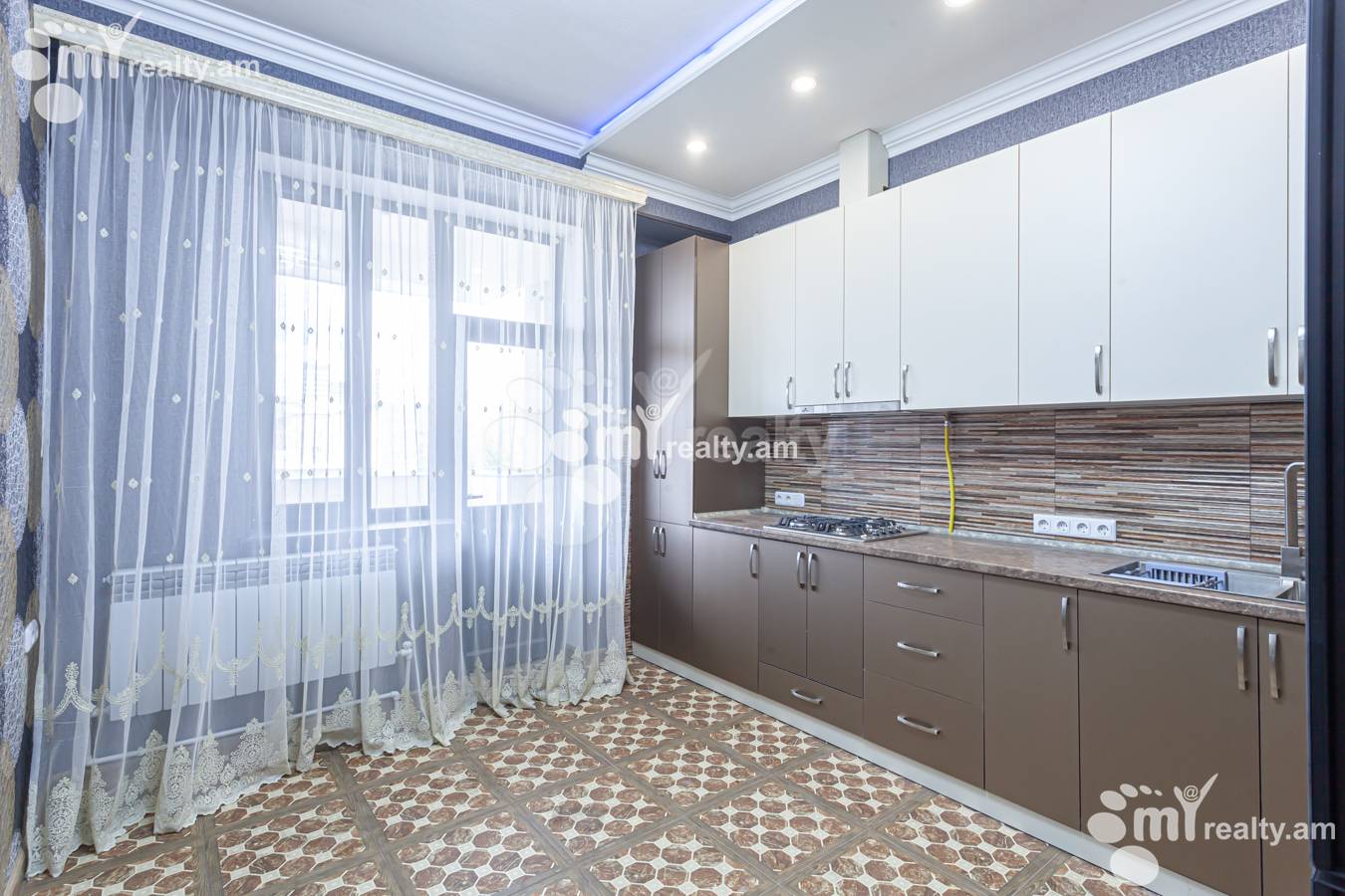 3 bedroom apartment for rent Hayrik Muradyan street, Arabkir Yerevan, 148720
