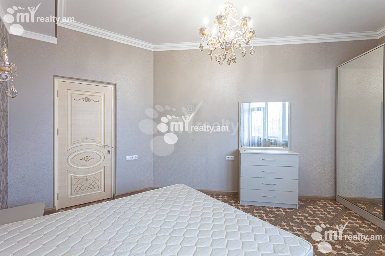 3 bedroom apartment for rent Hayrik Muradyan street, Arabkir Yerevan, 148720
