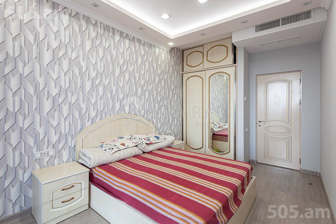 Купить 5 комнатную квартиру Сасна Црер ул., Давташен Ереван, 154845