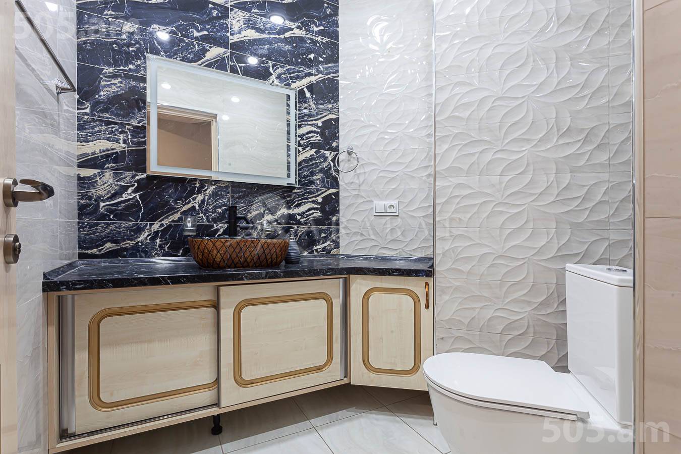 Купить 5 комнатную квартиру Сасна Црер ул., Давташен Ереван, 154845