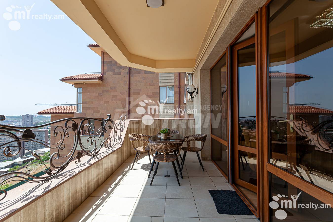 4 bedroom apartment for sale Antarayin St, Center Yerevan, 156021