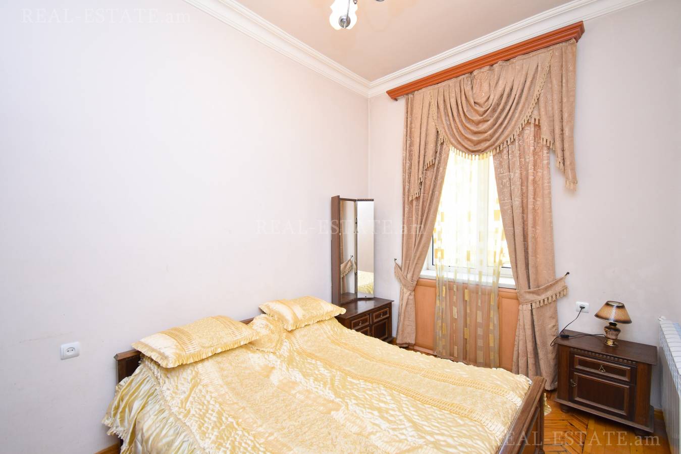 2 bedroom apartment for sale خیابان موسکوویان, مرکز شهر ایروان, 123120