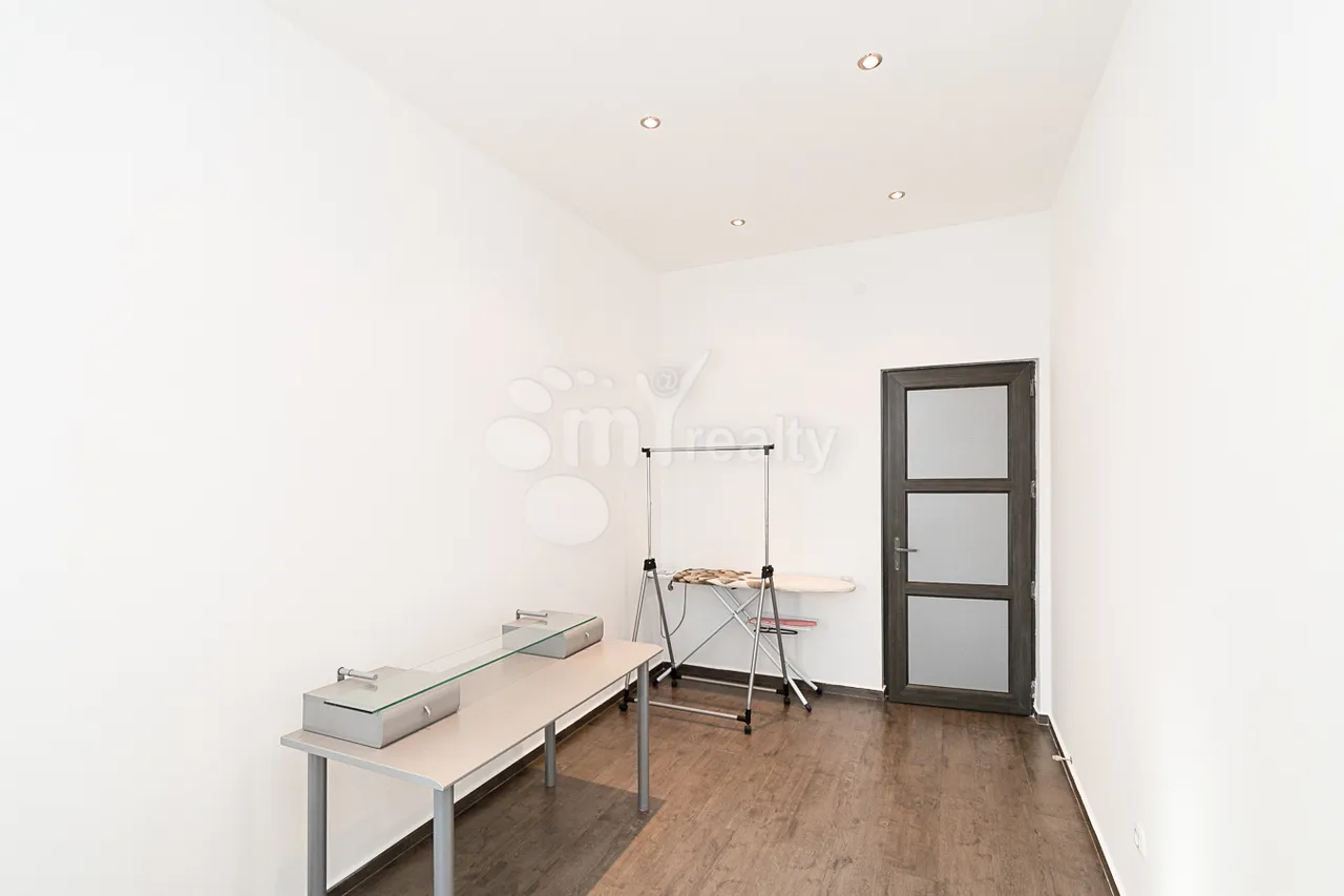 4 bedroom apartment for rent Aram St, Center Yerevan, 159129