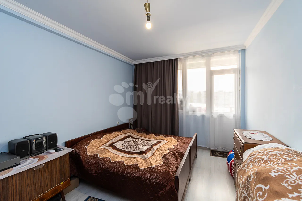 3 bedroom apartment for sale Saryan St, Center Yerevan, 160947