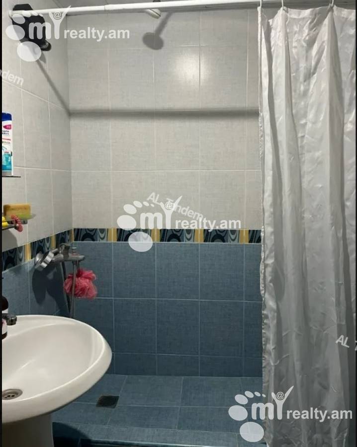 Купить 4 комнатную квартиру Саят-Нова пр, Центр Ереван, 141268