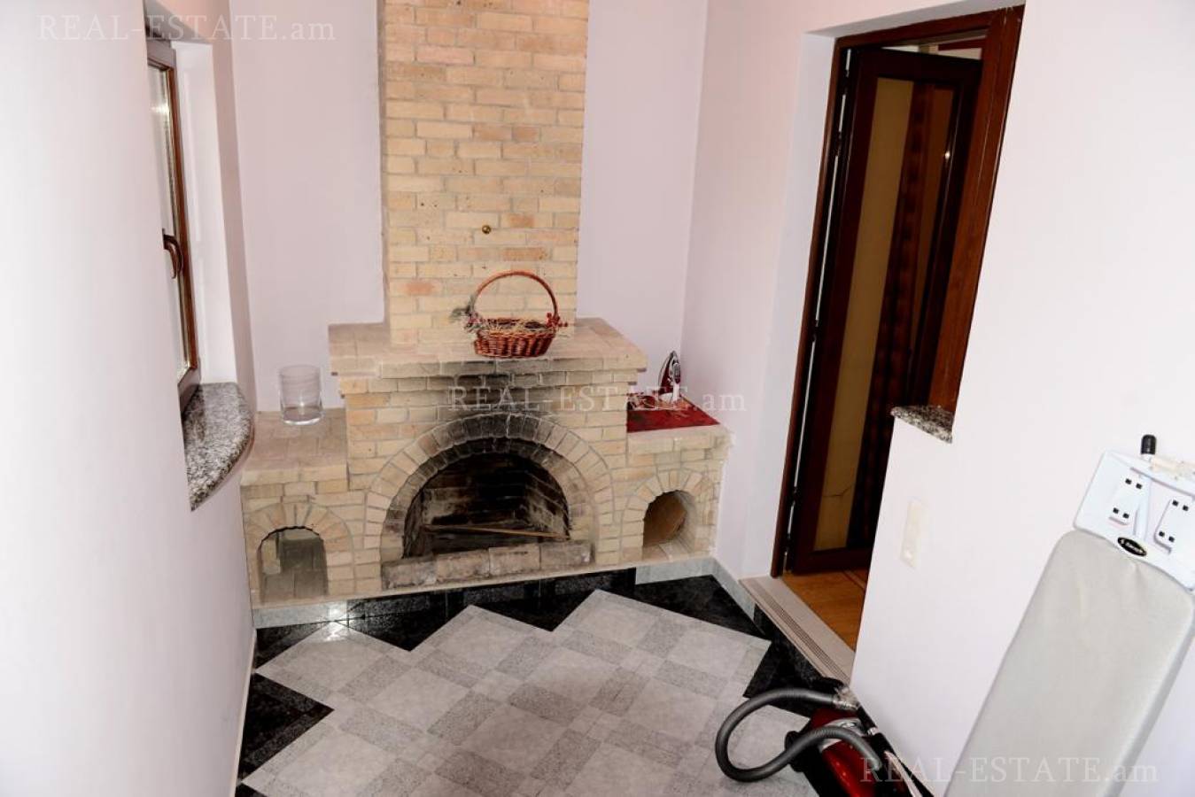 4 bedroom apartment for sale Teryan St, Center Yerevan, 133596