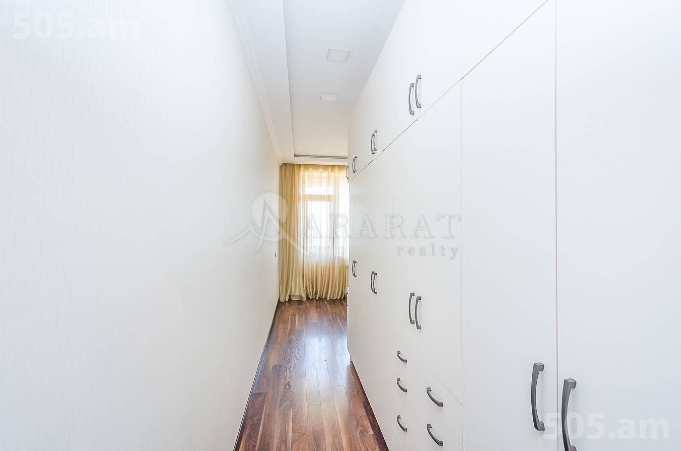 3 bedroom apartment for sale Hayrik Muradyan street, عربگیر ایروان, 151291
