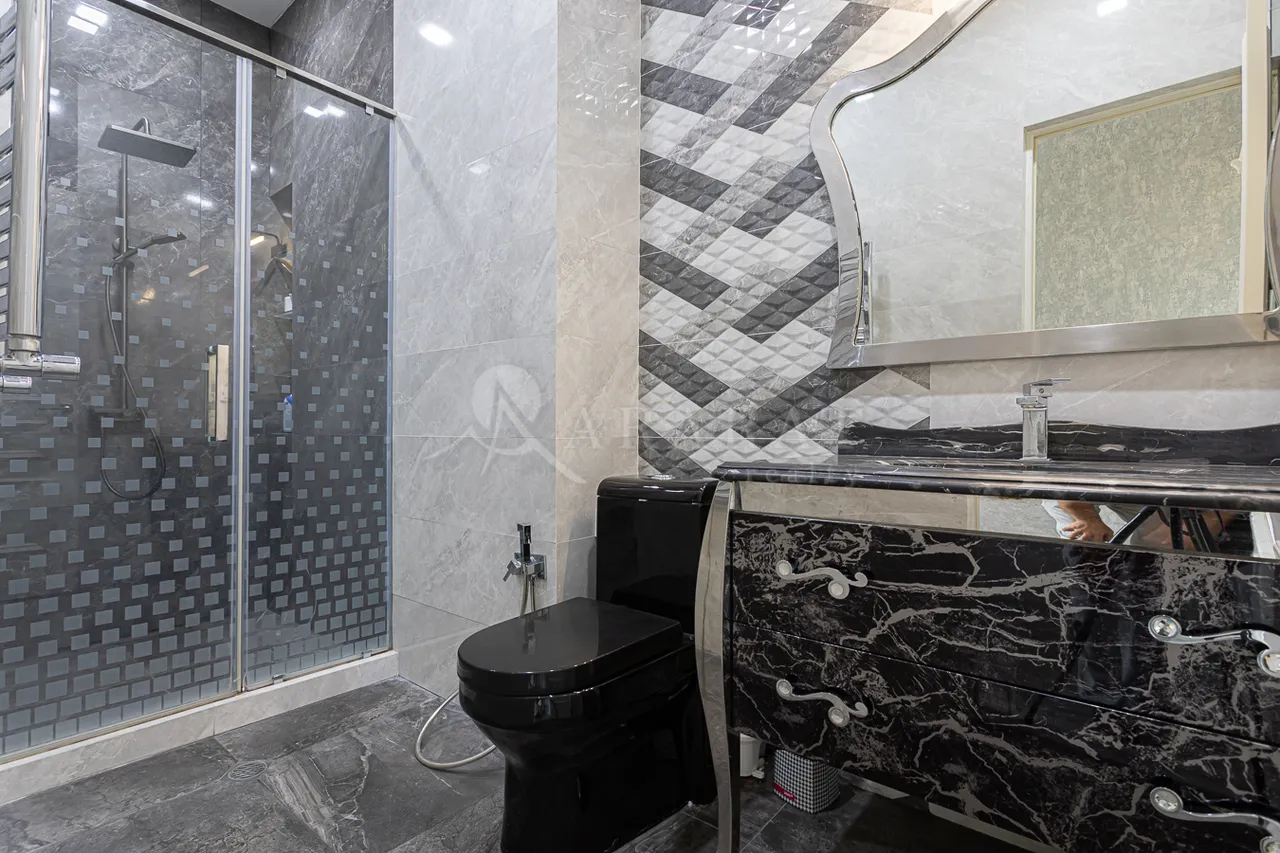 4 bedroom apartment for sale خیابان آدونس, عربگیر ایروان, 159645