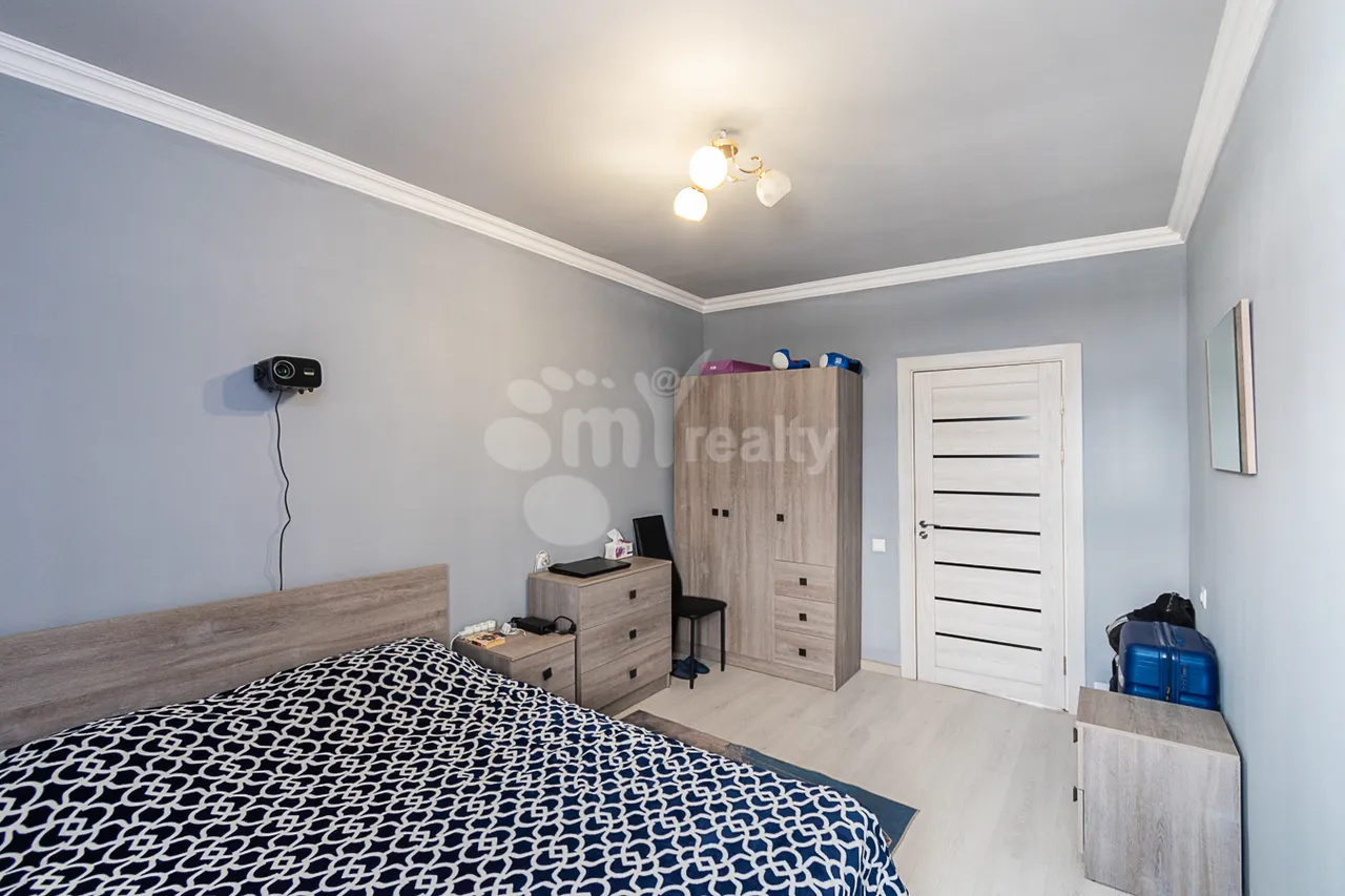 3 bedroom apartment for sale Saryan St, Center Yerevan, 160947