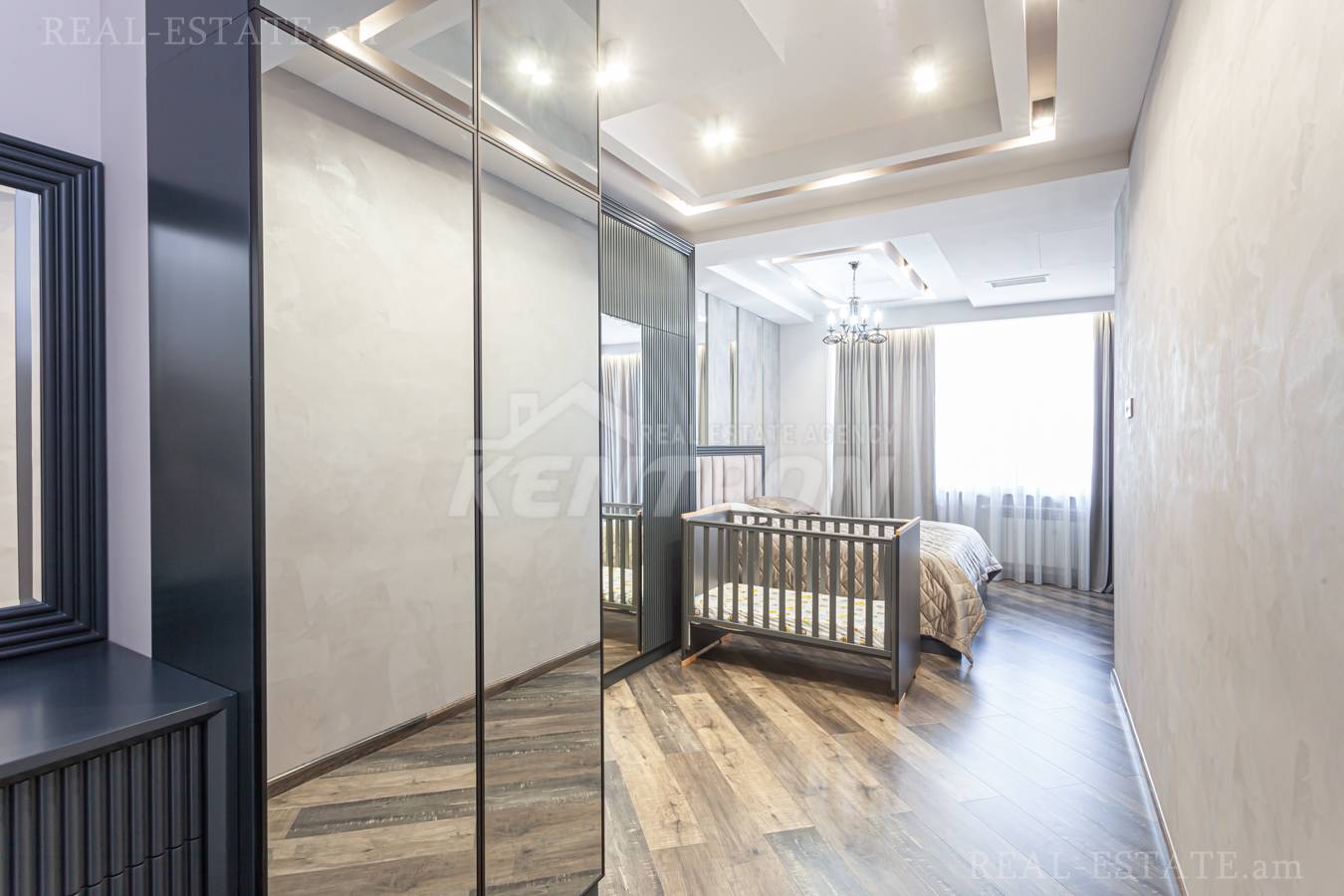 5 bedroom apartment for sale خیابان تِسی تِسِرناکابِرد, مرکز شهر ایروان, 149533