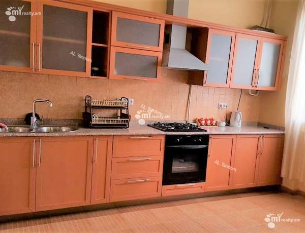 3-senyakanoc-bnakaran-vacharq-Yerevan-Arabkir