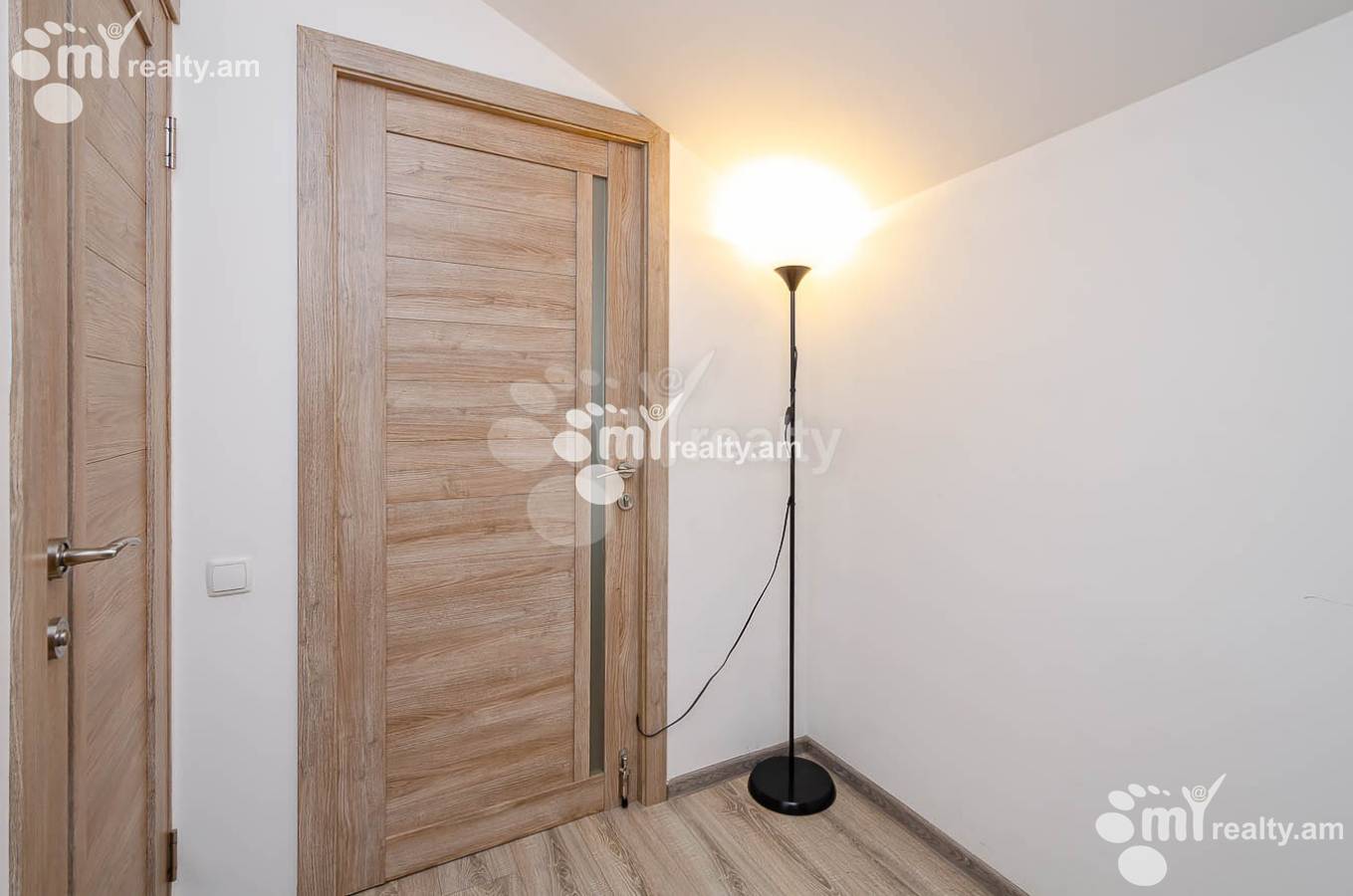 House for sale G 1 dis., Ajapnyak Yerevan, 143604