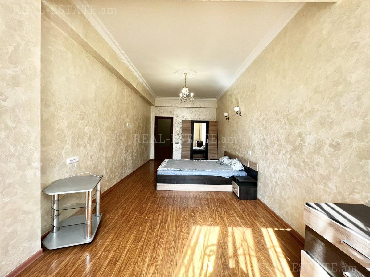 Купить 3 комнатную квартиру Лер. Камсар ул, Центр Ереван, 129972