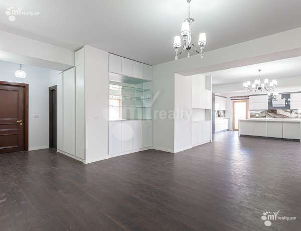 5-bedroom/apartment-for-rent-in-new-construction/Leo+St/Center/Yerevan