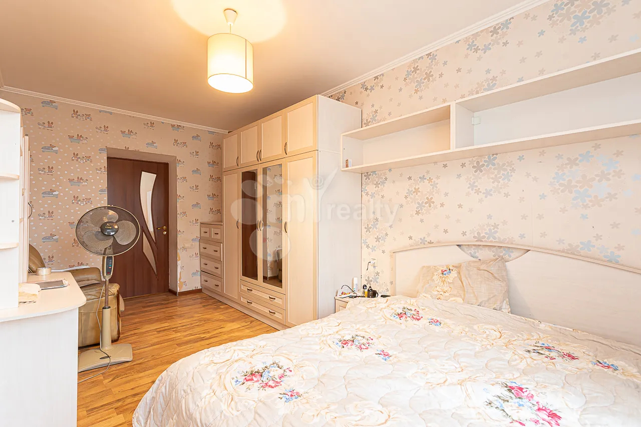 3 bedroom apartment for sale خیابان ابوویان, مرکز شهر ایروان, 157549