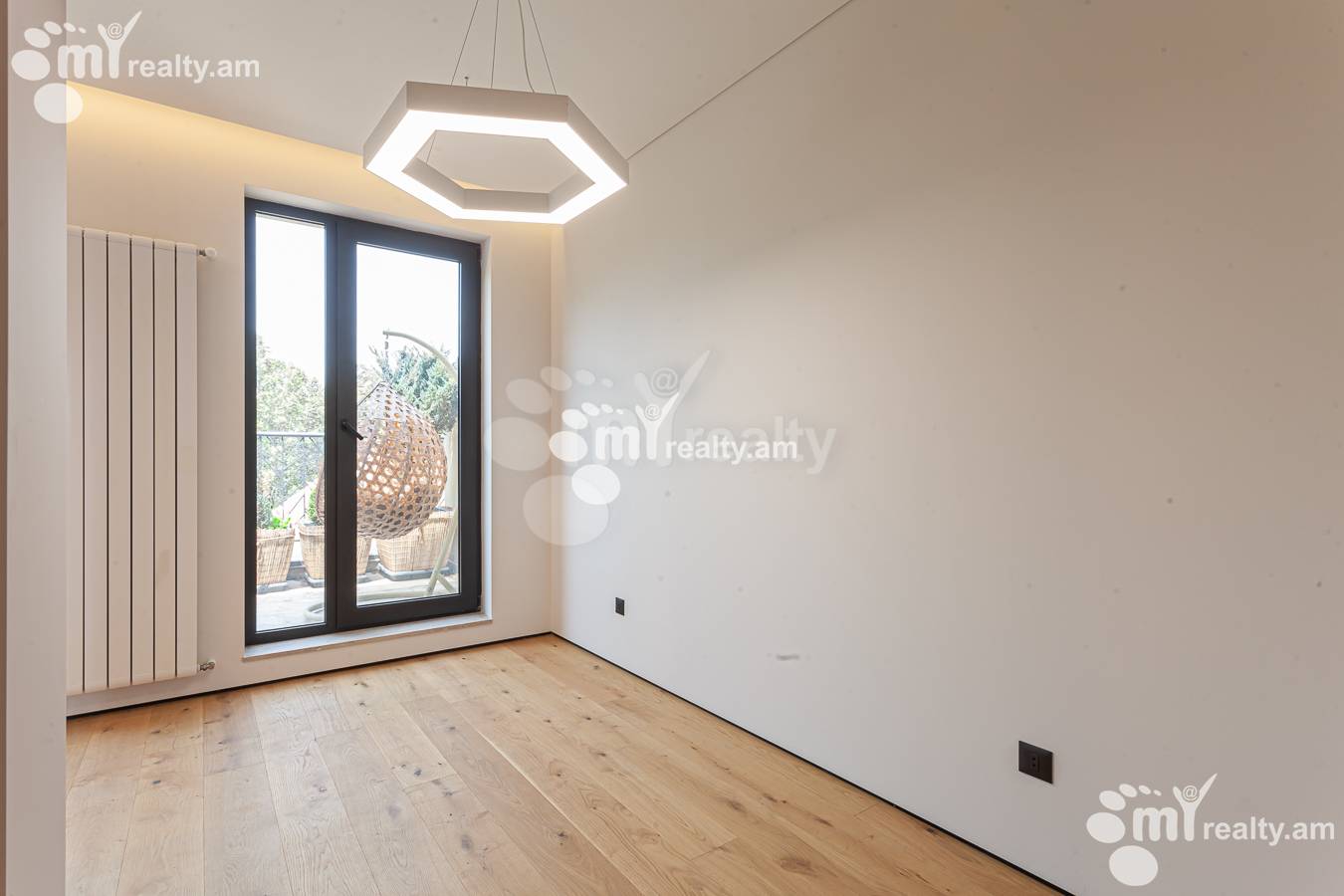 3 bedroom apartment for rent M.Khorenatsi St, Center Yerevan, 156451