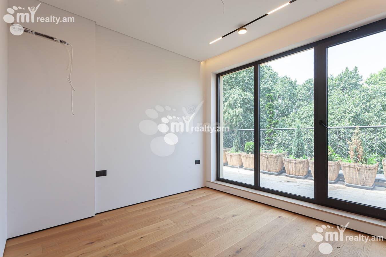 3 bedroom apartment for rent M.Khorenatsi St, Center Yerevan, 156451