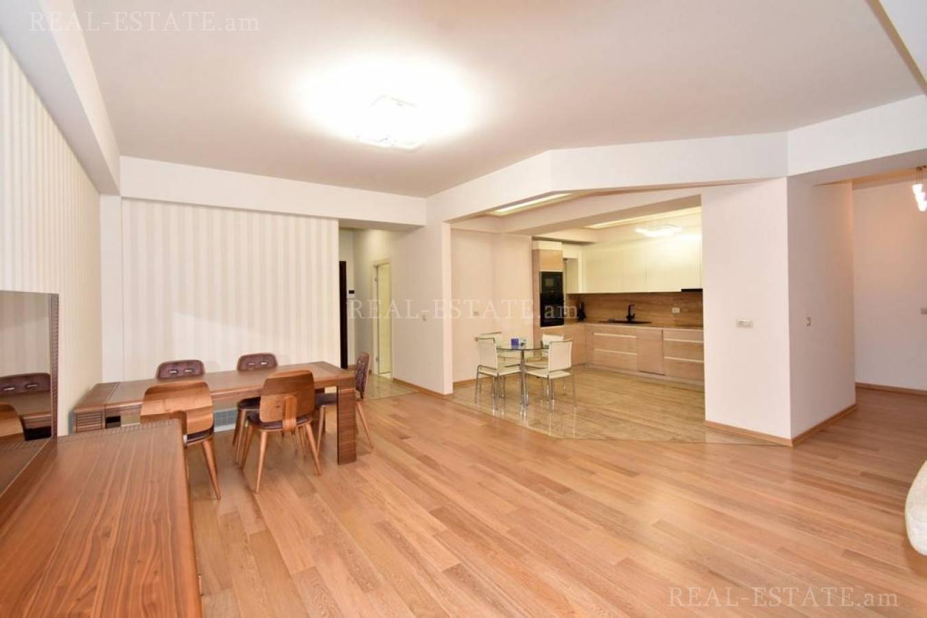 4 bedroom apartment for rent Leo St, Center Yerevan, 128238