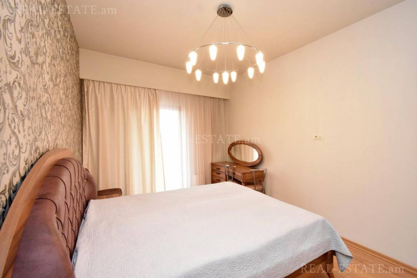 4 bedroom apartment for rent Leo St, Center Yerevan, 128238