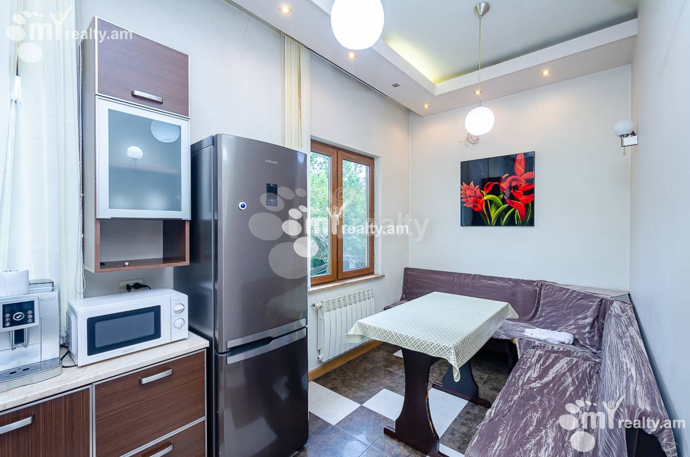 2 սենյականոց բնակարան  Մաշտոցի պող, Կենտրոն Երևան, 152537