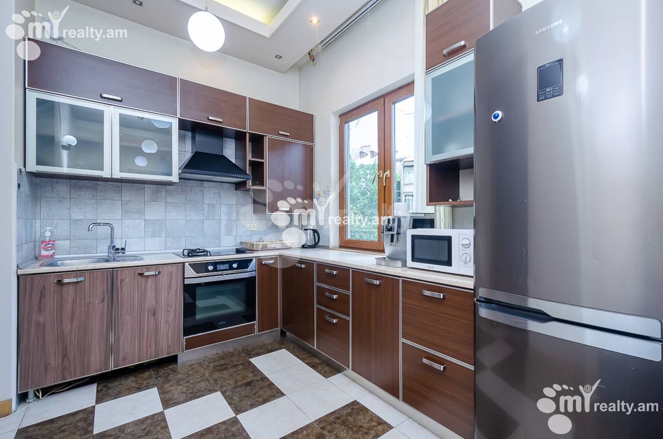 2 սենյականոց բնակարան  Մաշտոցի պող, Կենտրոն Երևան, 152537