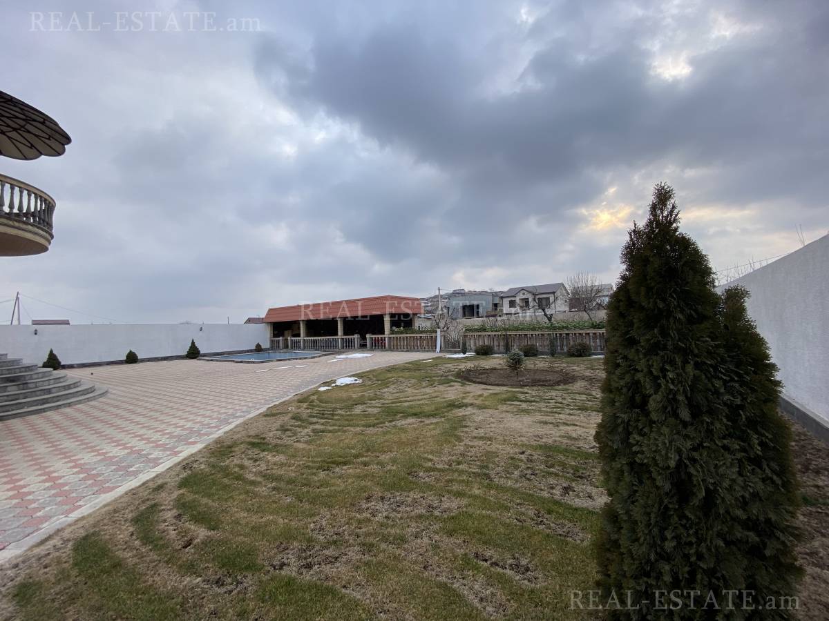 Купить дом Таиров ул., Центр Ереван, 118399