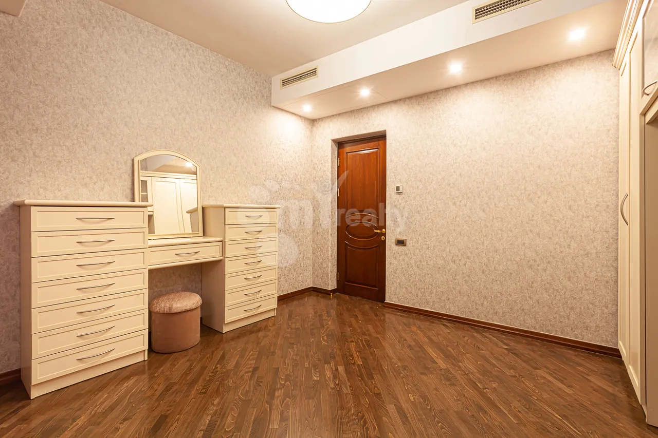 4 bedroom apartment for sale A.Manukyan St, Center Yerevan, 161690