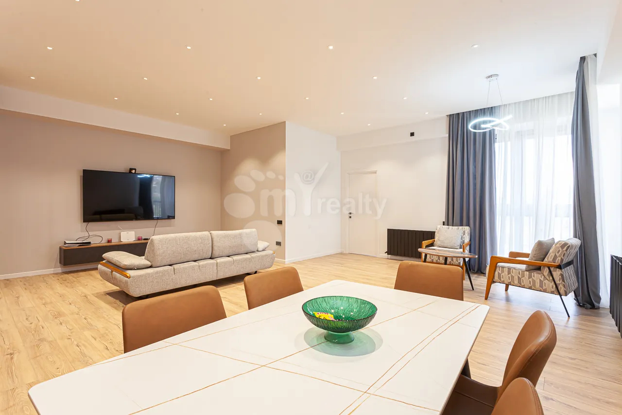 3 bedroom apartment for sale Paronyan St, Center Yerevan, 157376