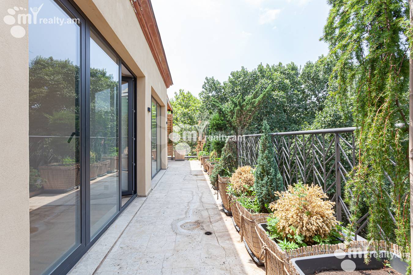 3 bedroom apartment for rent M.Khorenatsi St, Center Yerevan, 156451