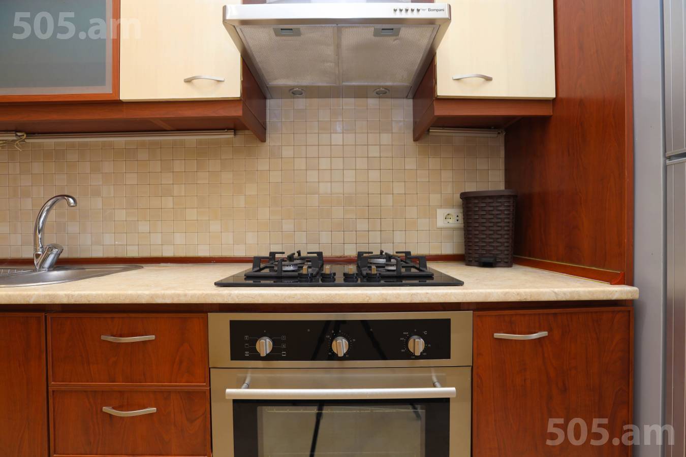 3 սենյականոց բնակարան  Պուշկինի փող, Կենտրոն Երևան, 152859