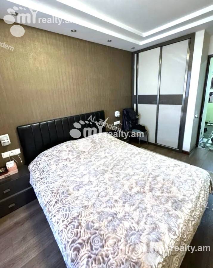 3 bedroom apartment for sale E. Qochar St, Center Yerevan, 152495