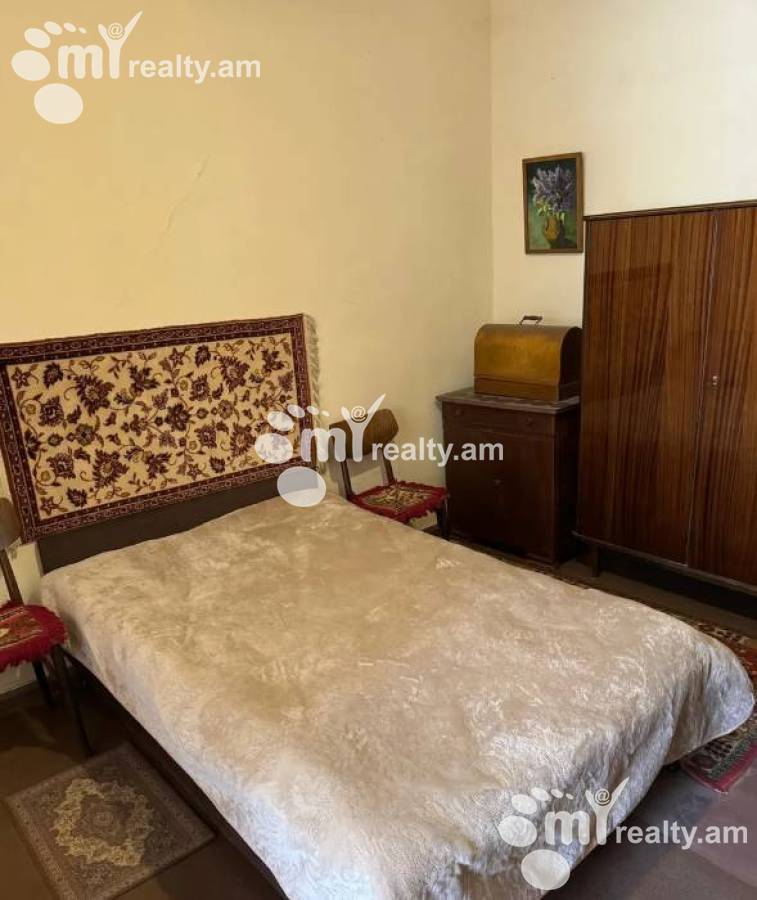 2 սենյականոց բնակարան  Հանրապետության փող, Կենտրոն Երևան, 160790