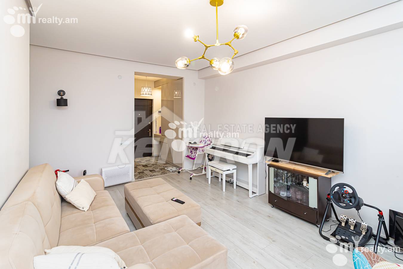 3 սենյականոց բնակարան  Ֆուչիկի փող, Աջափնյակ Երևան, 135918