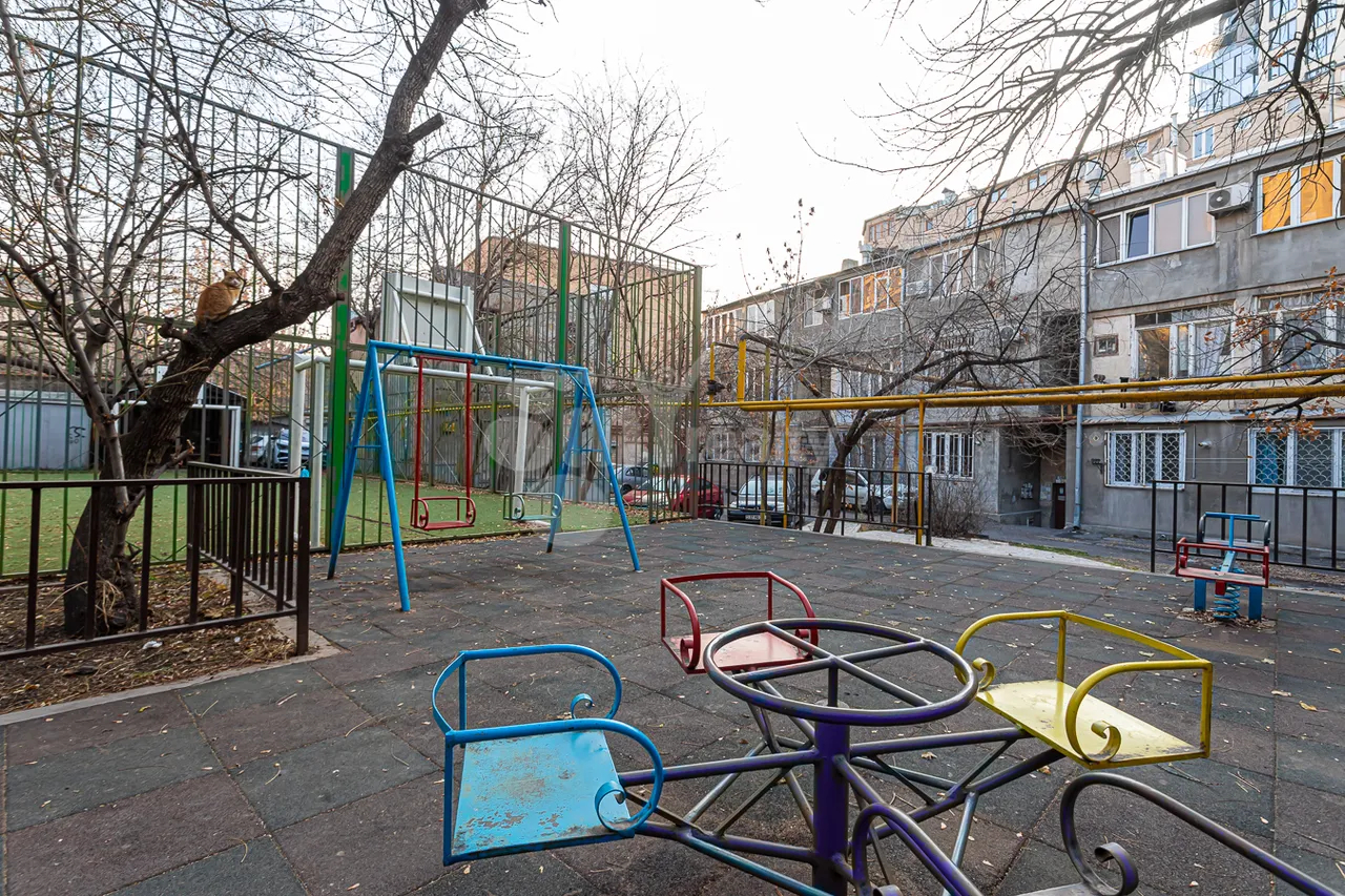3 bedroom apartment for sale Buzand St, Center Yerevan, 158424