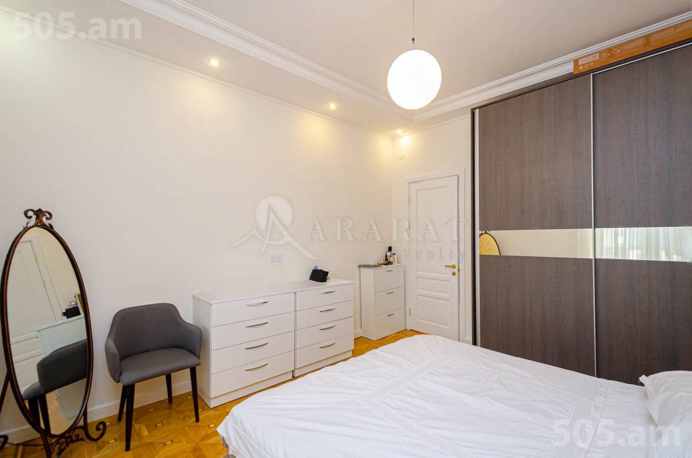3 bedroom apartment for sale Mashtots Ave, Center Yerevan, 139404
