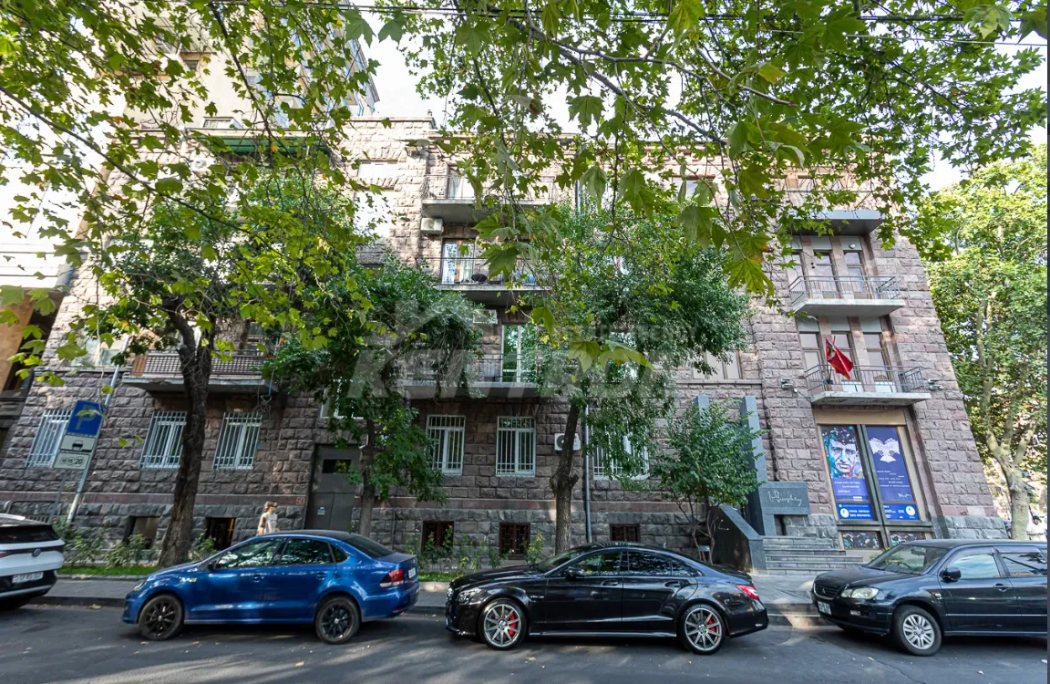 3 սենյականոց բնակարան  Արամի փող, Կենտրոն Երևան, 157225